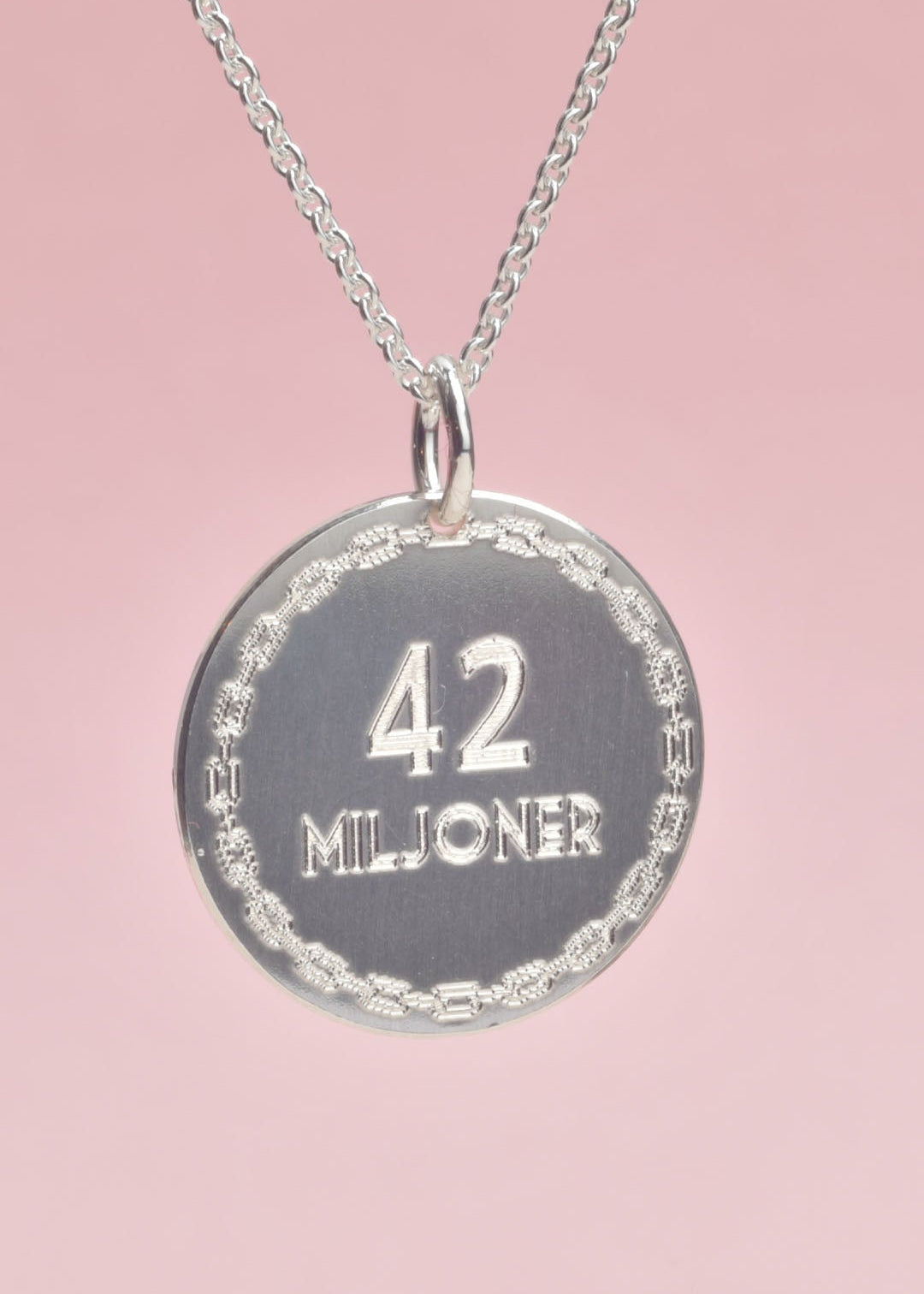 MUSIKHJÄLPEN - Feministsmeden