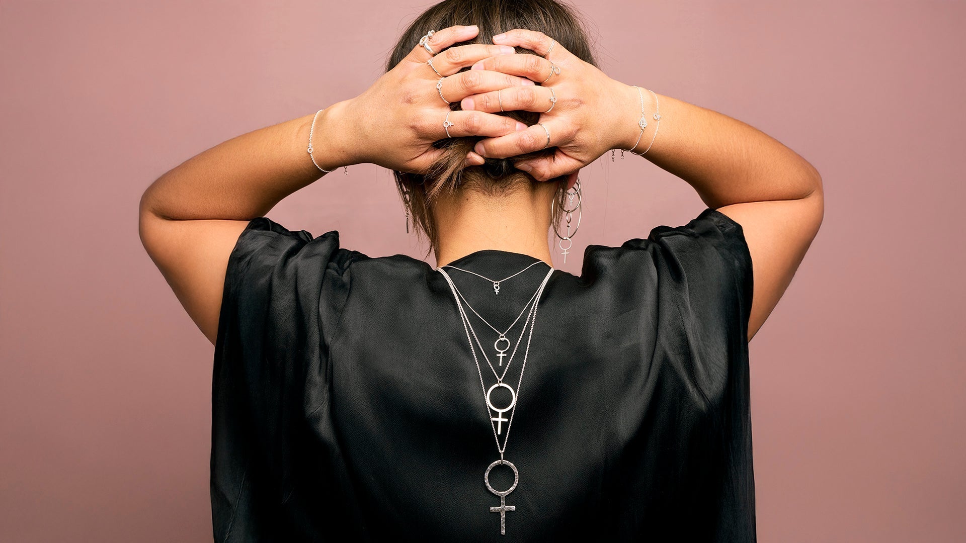 HÄNGSMYCKEN - Feministsmeden