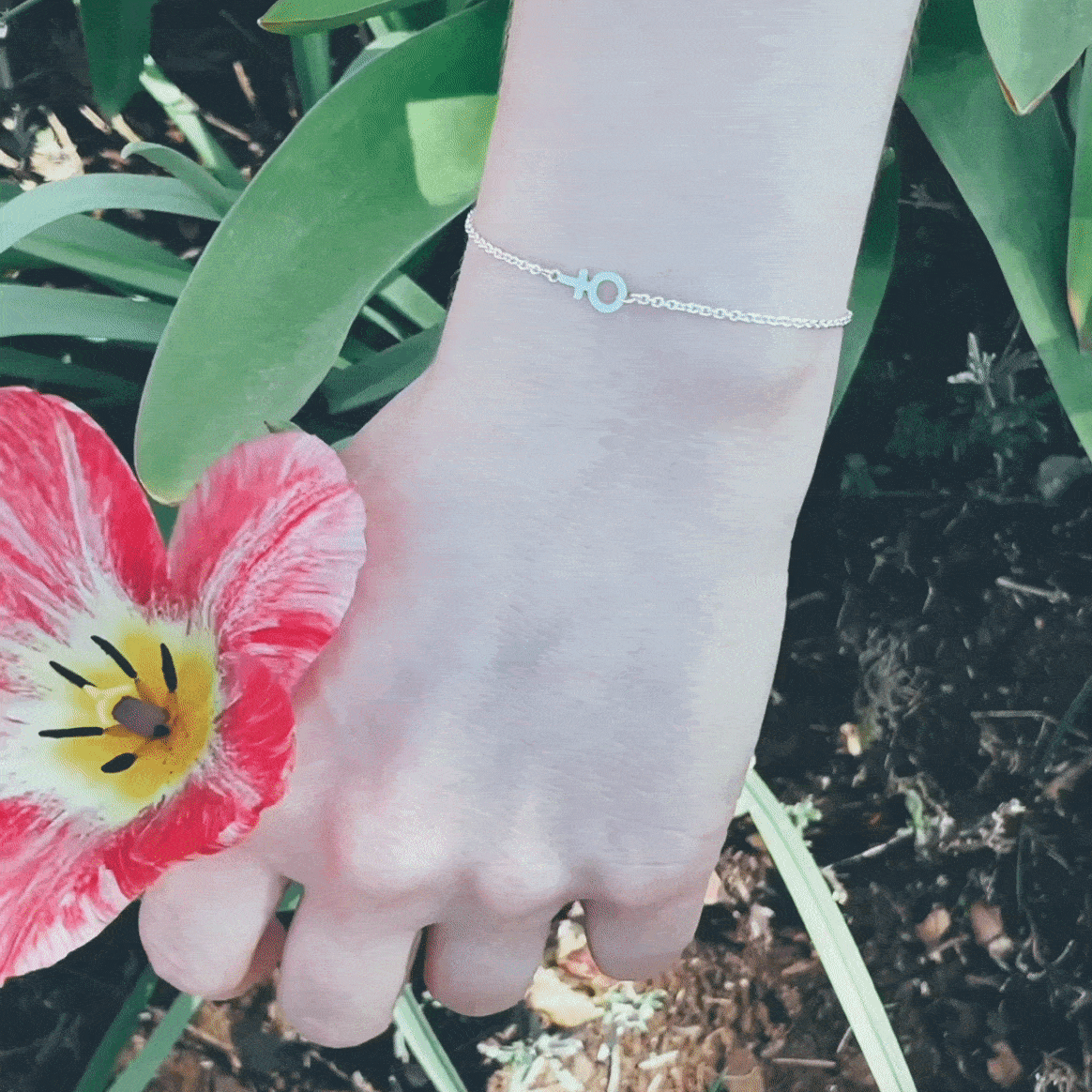 Anna feministarmband silver