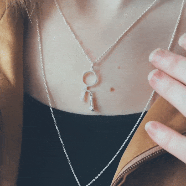 Matriarkat hängsmycke silver