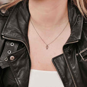 Angela Feministhänge Svartoxiderat - Feministsmeden