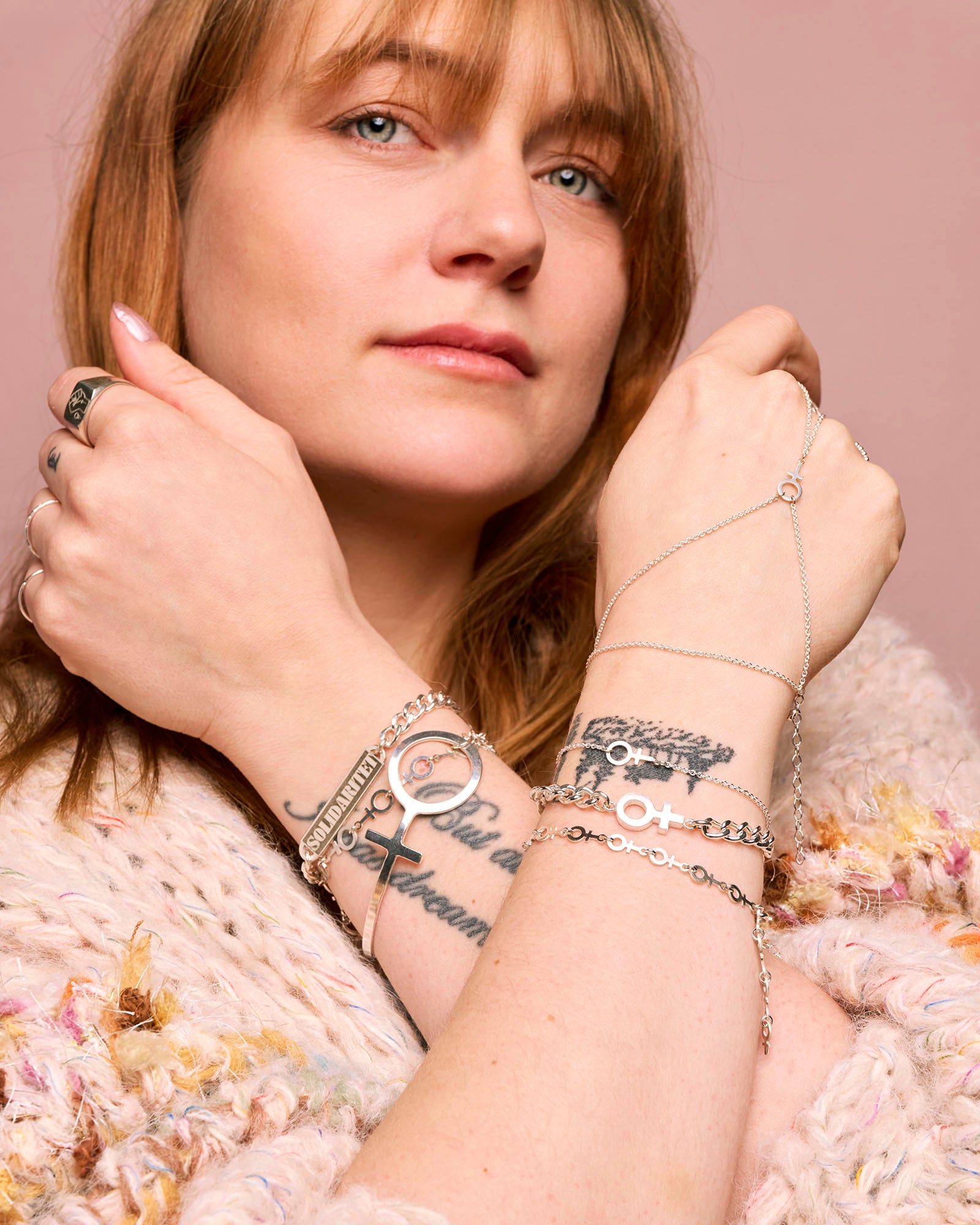armband-frida-silver-moa-feministsmeden_1c6e5cad-9892-4d11-b44f-8a9d6ede6b21.jpg