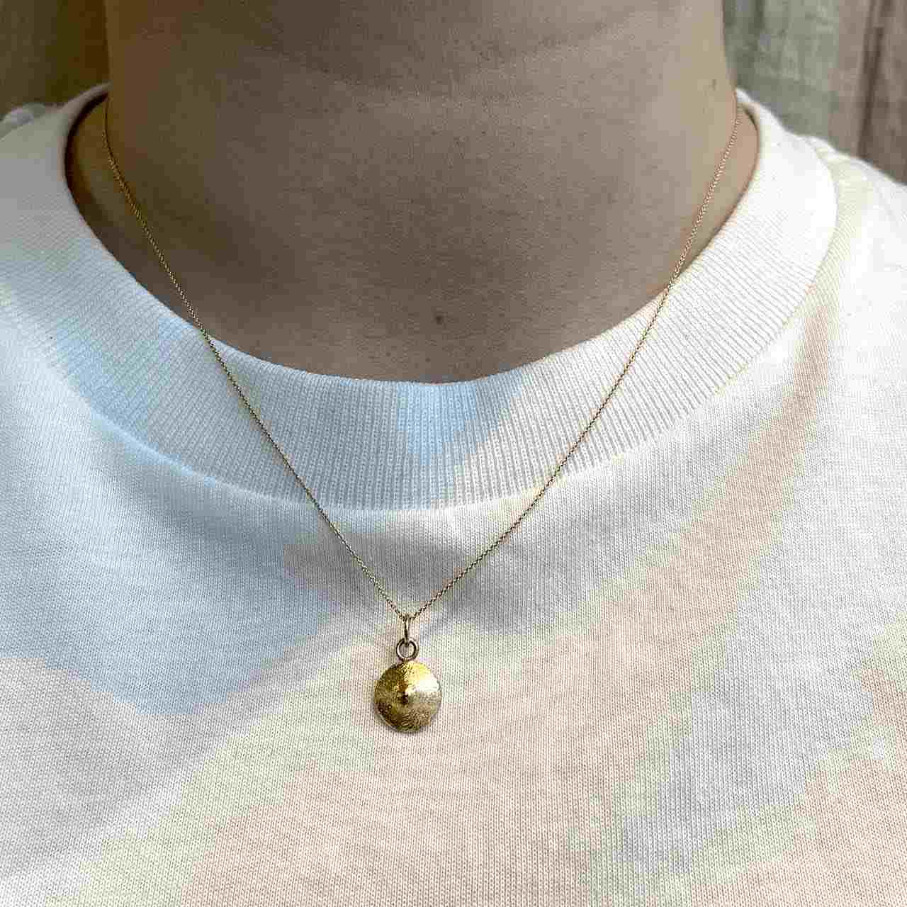 Bröstvårta Mini 18k - Feministsmeden