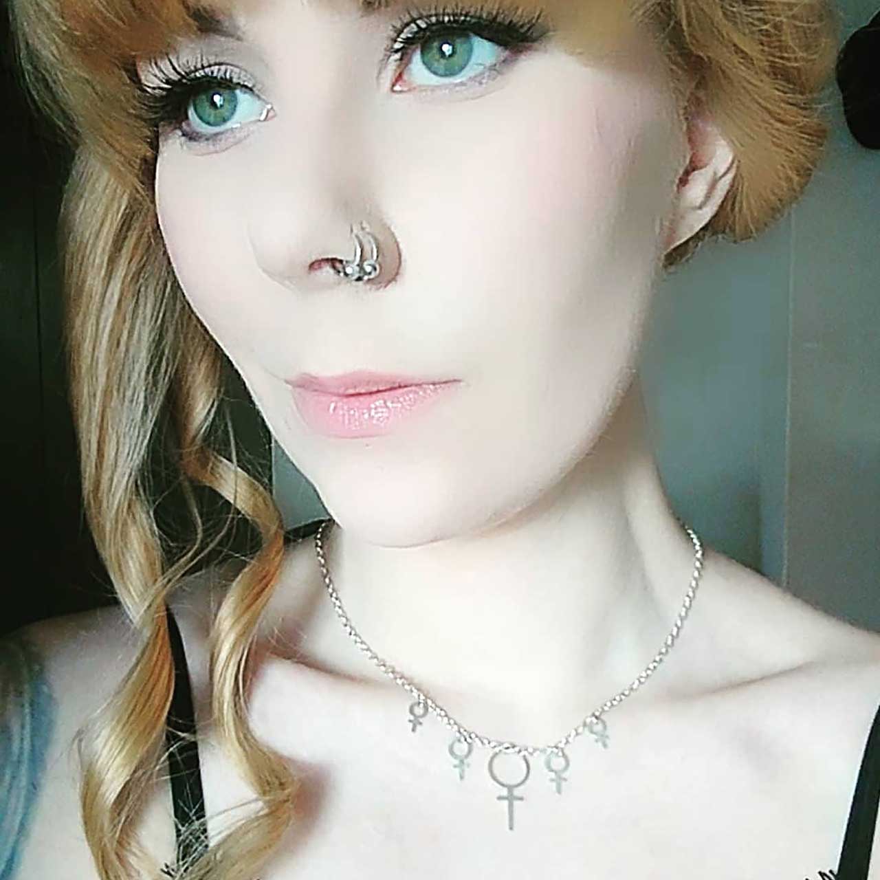 Dotter Halsband - Feministsmeden