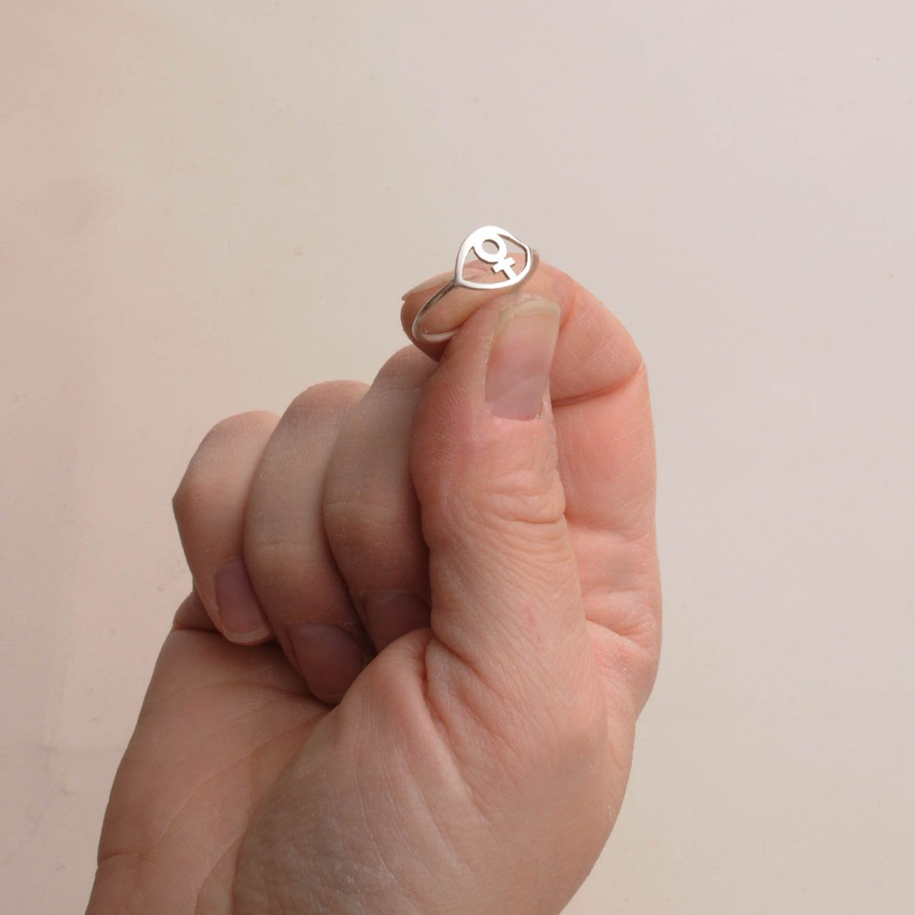 Feministöga Ring - Feministsmeden