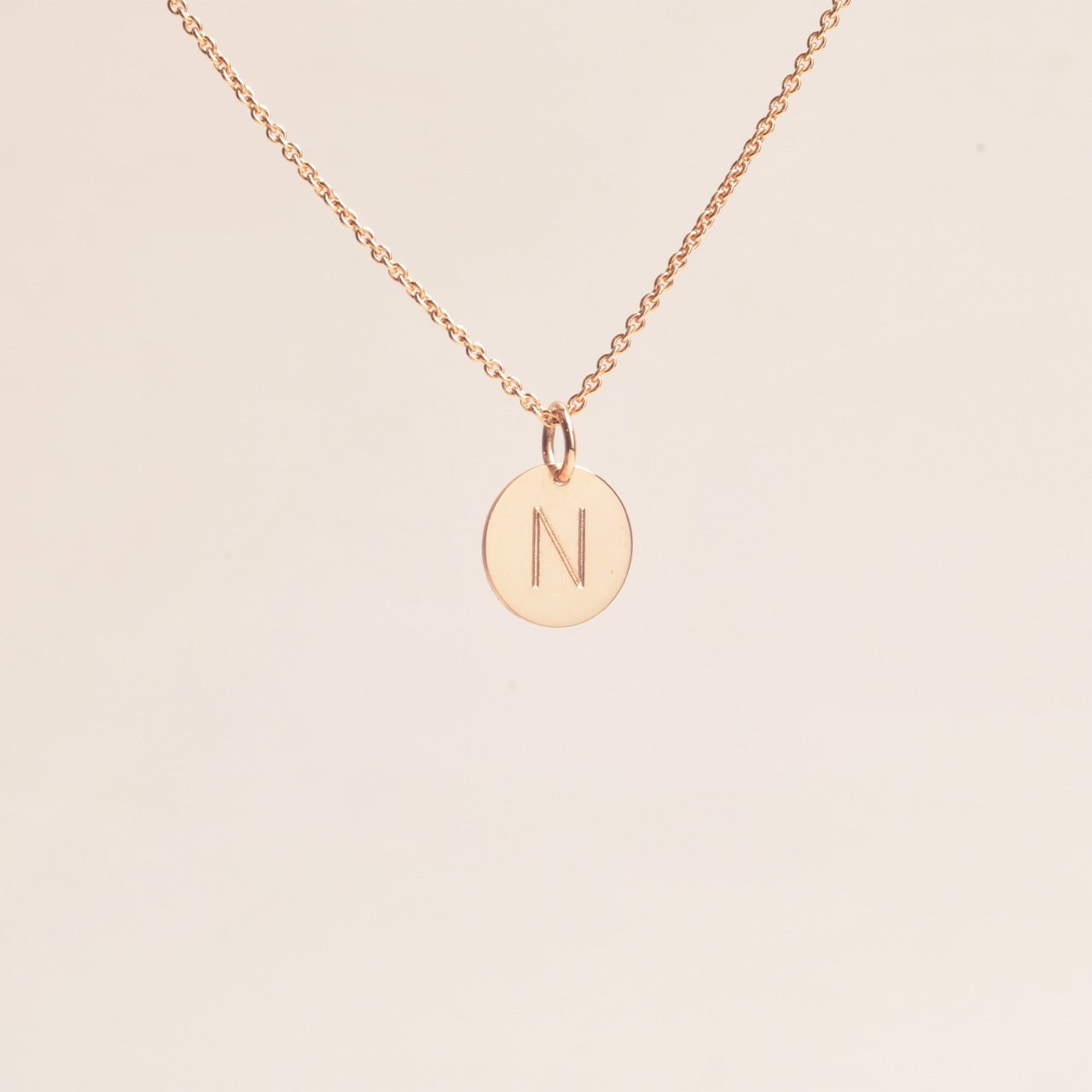 Graverat Personligt Litet Hänge 18k - Feministsmeden