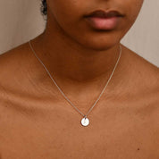 Graverat Personligt Litet Hänge - Feministsmeden