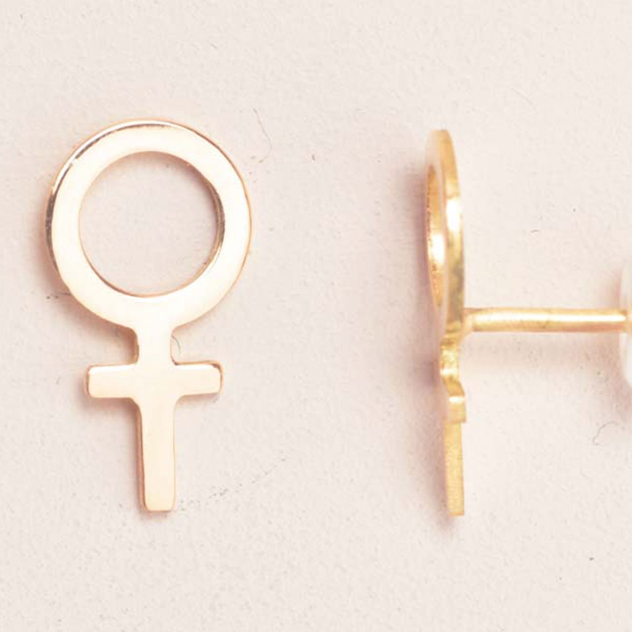 Harriet Feministörhängen 18k guld - Feministsmeden