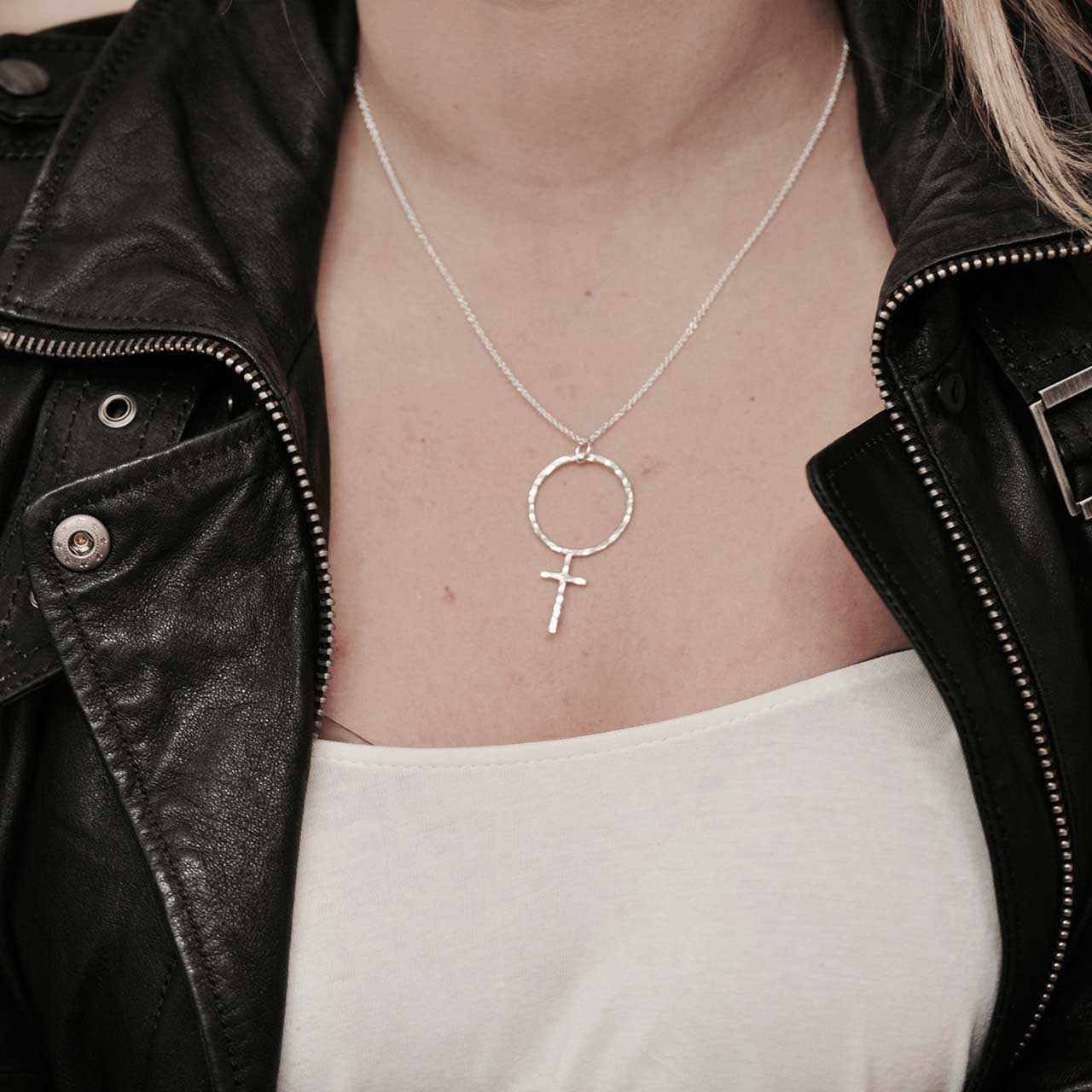 Josephine Hamrat Feministhänge - Feministsmeden