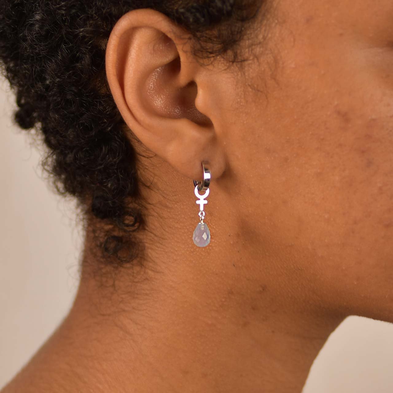 Kalcedon Hoop Örhängen - Feministsmeden