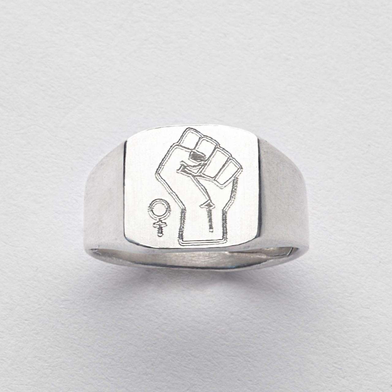 Klackring Näve - Feministsmeden