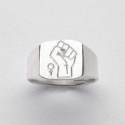 Klackring Näve - Feministsmeden