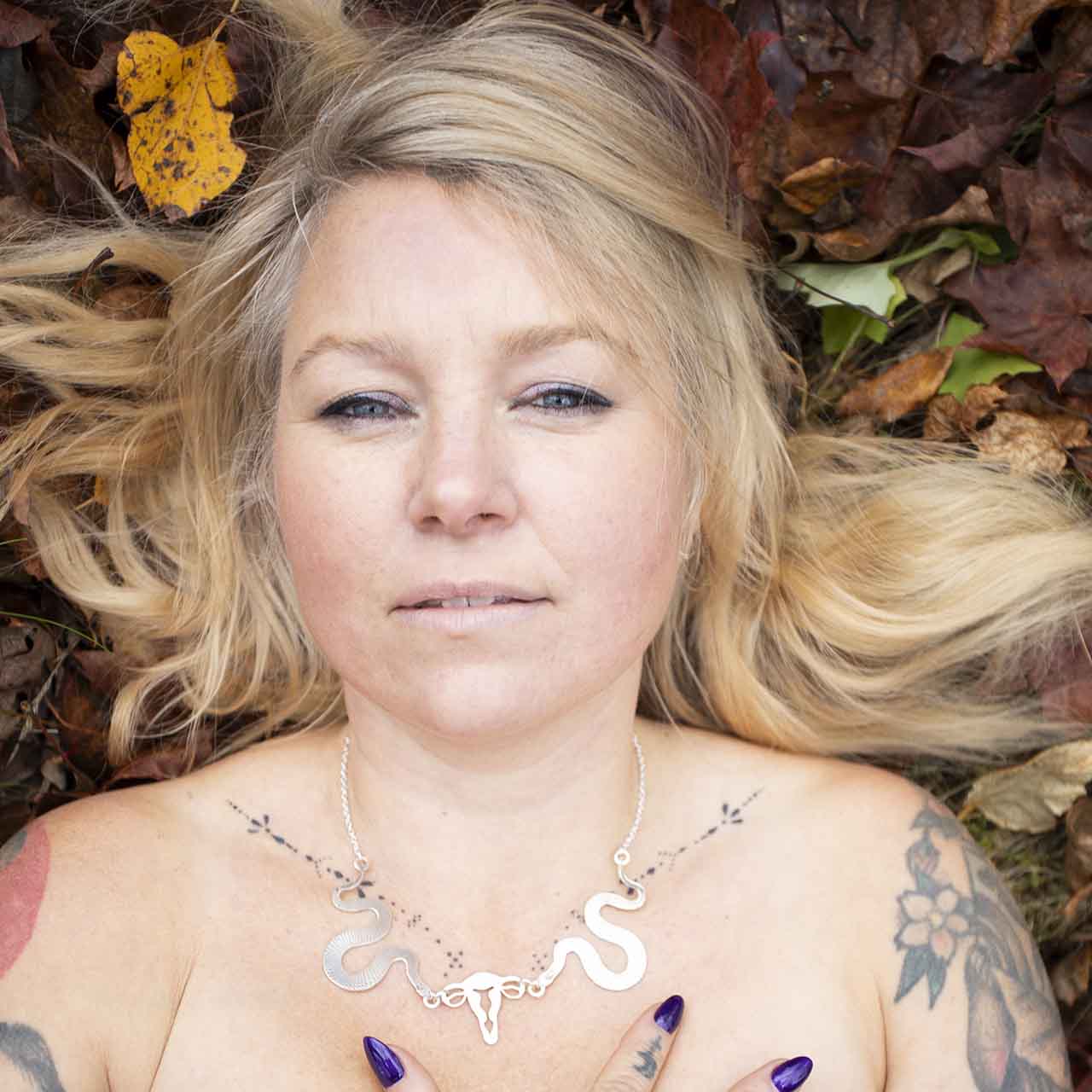 LIVETS VÄKTARE HALSBAND - Feministsmeden