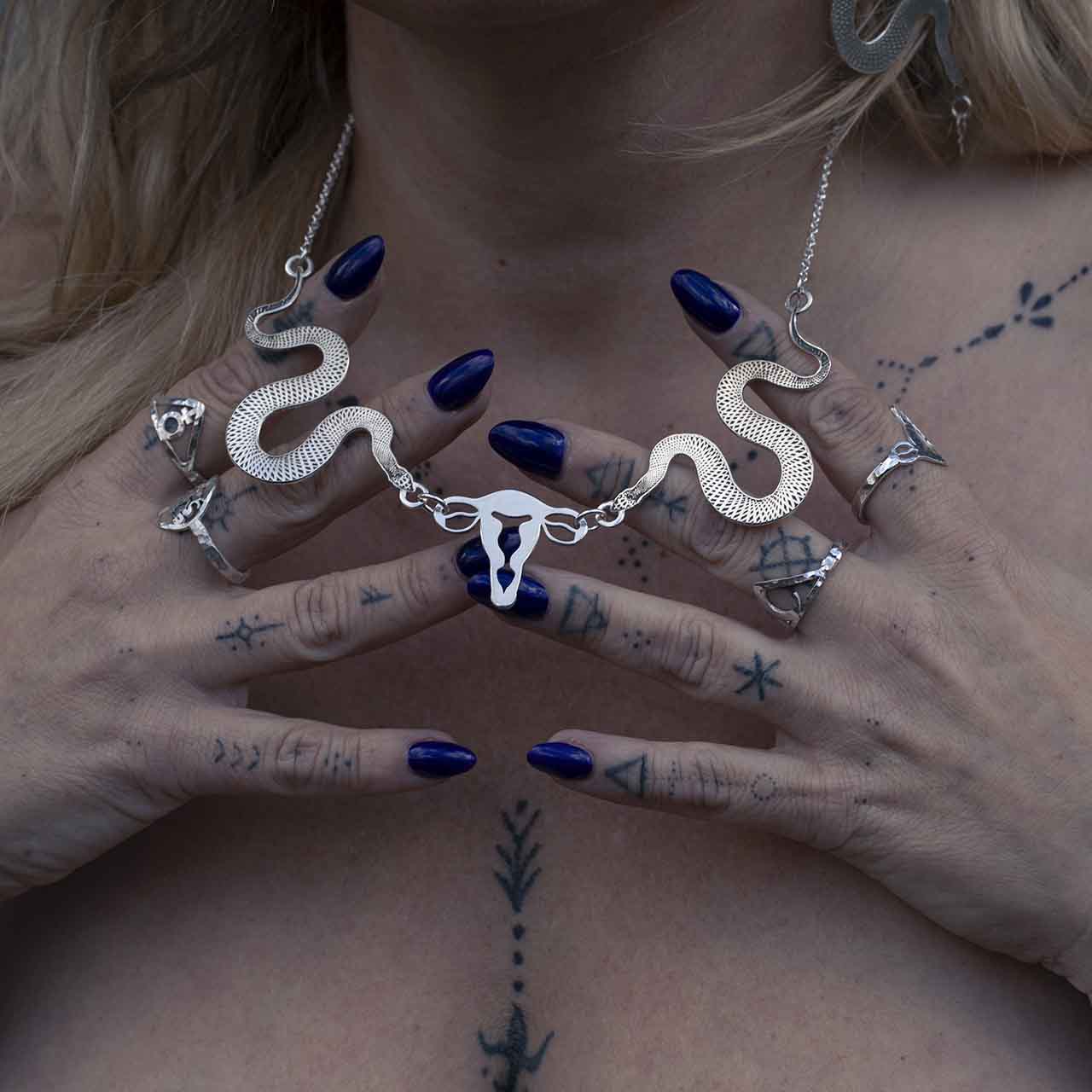 LIVETS VÄKTARE HALSBAND - Feministsmeden