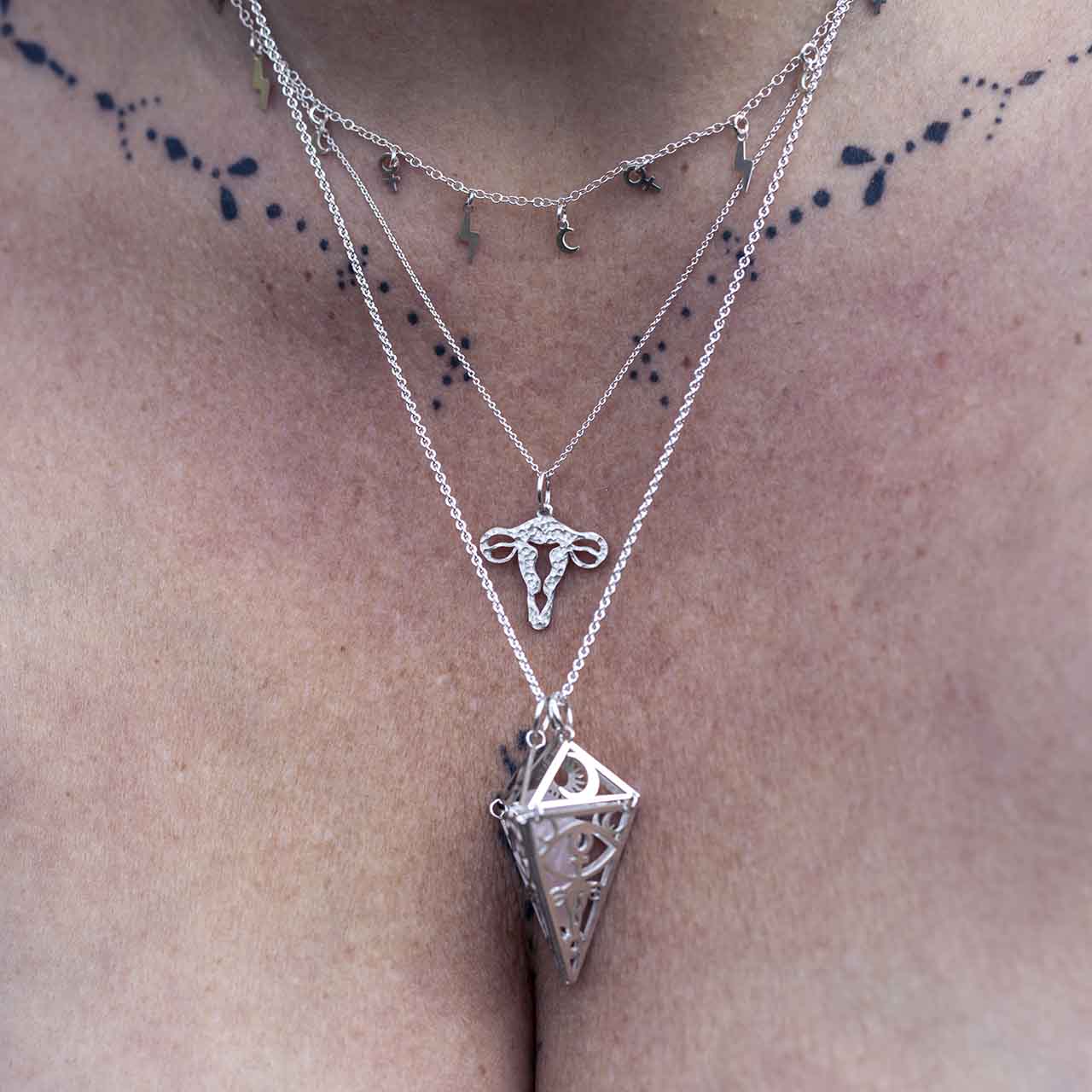 LIVMODER HÄNGSMYCKE - Feministsmeden