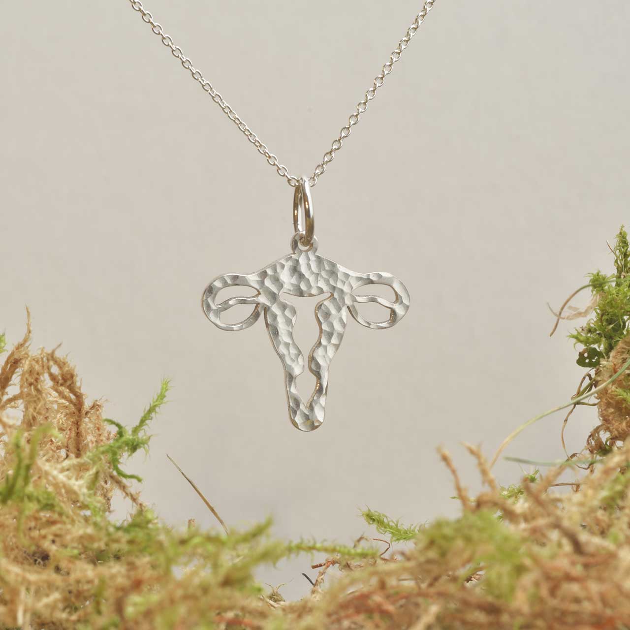 LIVMODER HÄNGSMYCKE - Feministsmeden