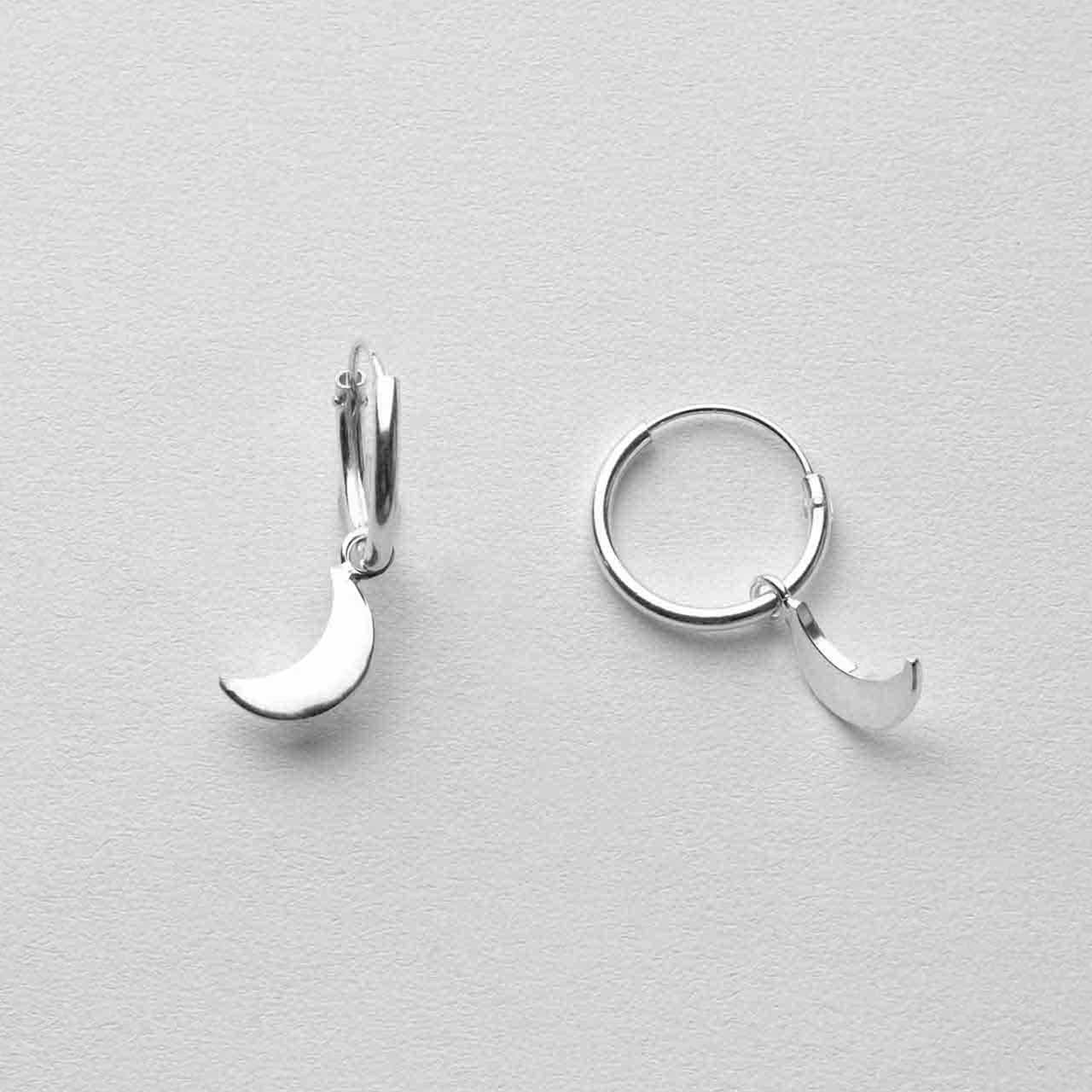 Luna Liten Hoop Örhängen - Feministsmeden