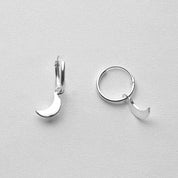 Luna Liten Hoop Örhängen - Feministsmeden