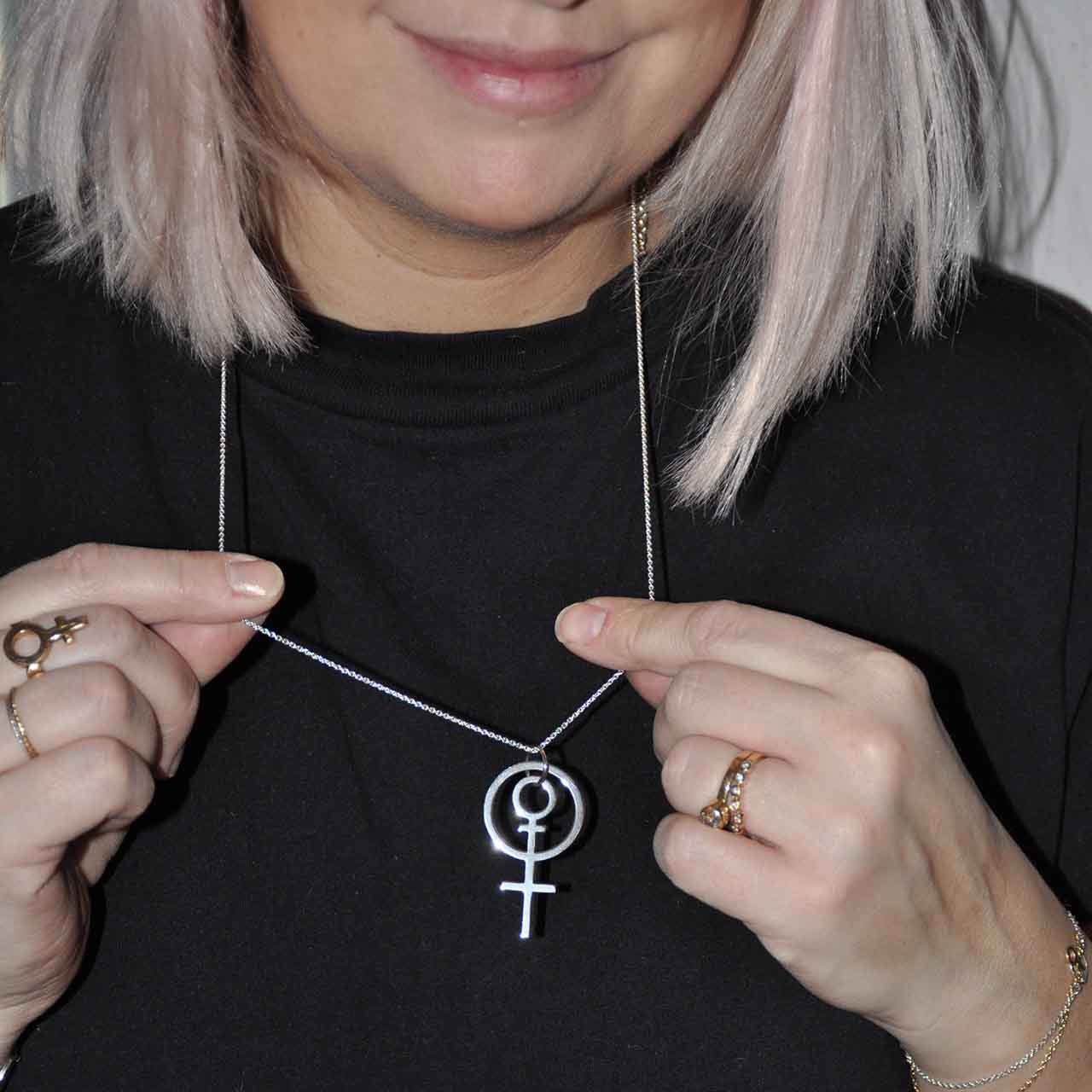 Mamma Stort hängsmycke - Feministsmeden