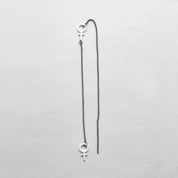 Matilda Dinglande Svartoxiderat Örhänge - Feministsmeden