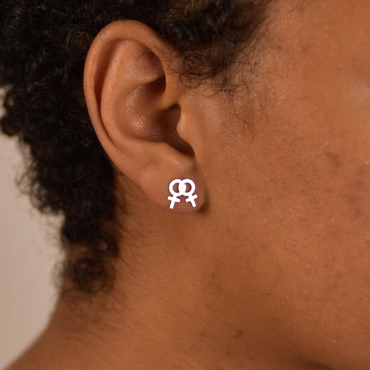 Pat Örhänge - Feministsmeden