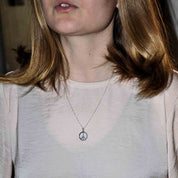 Peace hängsmycke - Feministsmeden