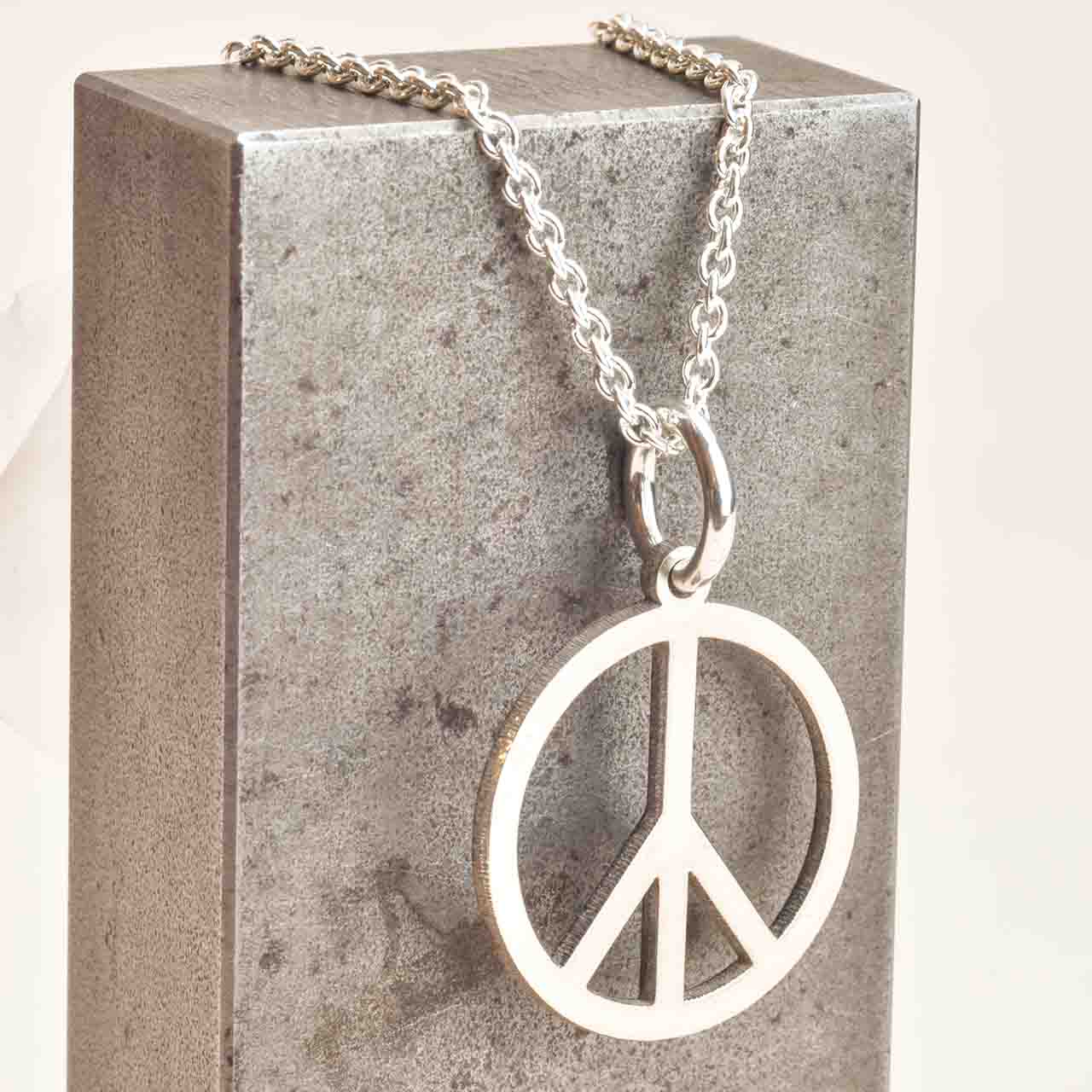 Peace hängsmycke - Feministsmeden