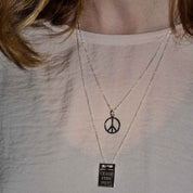 Peace hängsmycke - Feministsmeden