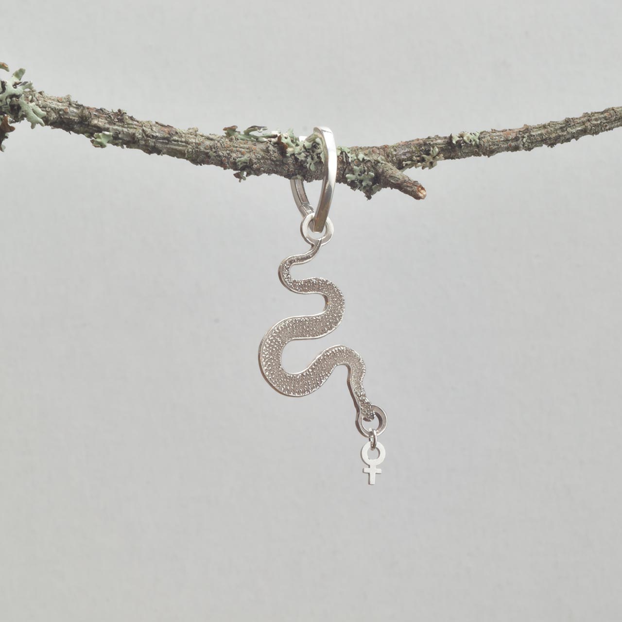 SERPENT ÖRHÄNGE - Feministsmeden