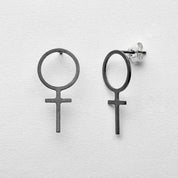 Sophie Svartoxiderade örhängen - Feministsmeden