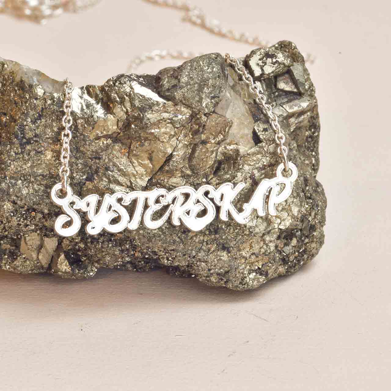 Systerskap - Feministsmeden