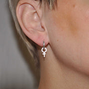 Systerskaps örhängen - Feministsmeden