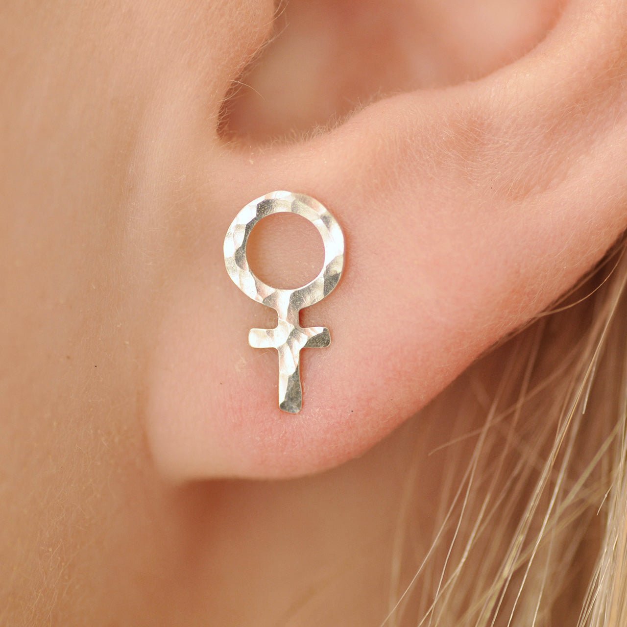 Virginia Hamrade Örhängen - Feministsmeden